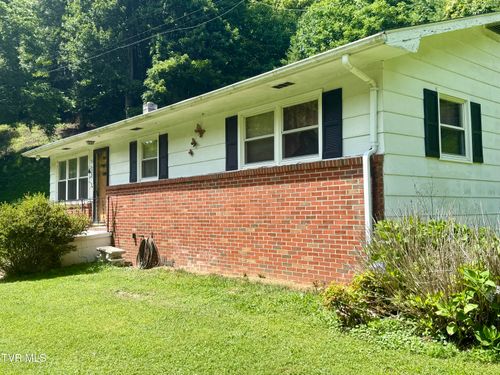 176 Piney Grove Road, Hampton, TN, 37658 | Card Image