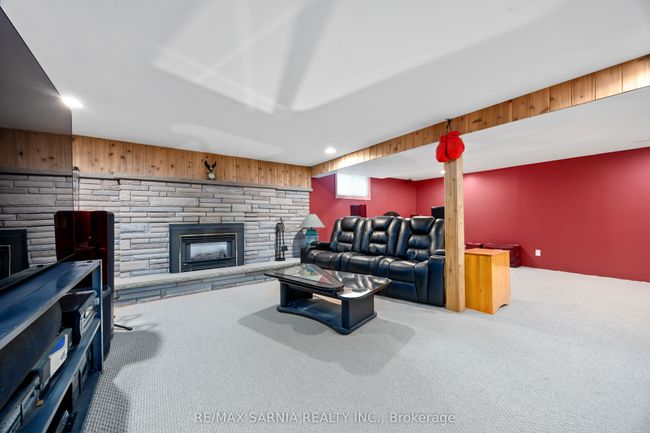 4186 Fairweather Rd, House other with 4 bedrooms, 2 bathrooms and 6 parking in Petrolia ON | Image 29