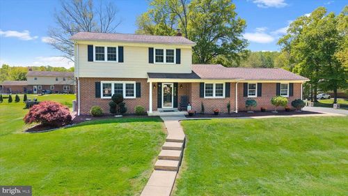 2 Chrissy Ct, BEAR, DE, 19701-1747 | Card Image