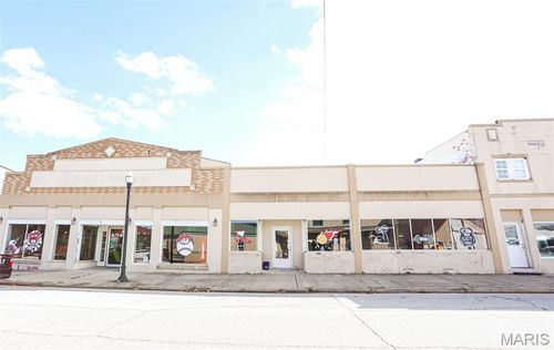 130 W Washington St, Saint James, MO, 65559-1343 | Card Image