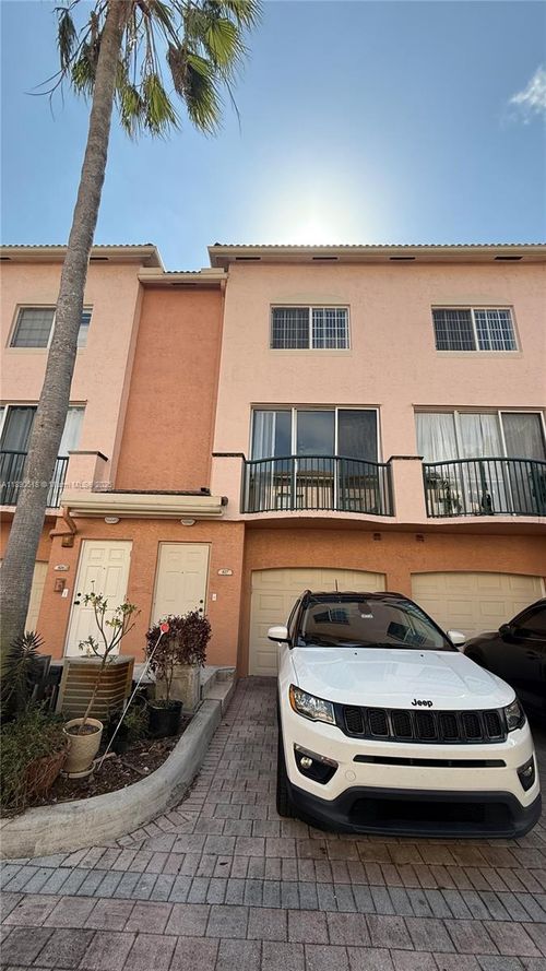 apt-827-2107 Se 10th Ave, Fort Lauderdale, FL, 33316-4528 | Card Image