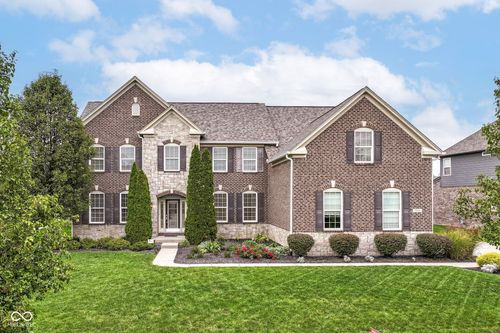 7048 Milano Dr, Indianapolis, IN, 46259-7756 | Card Image
