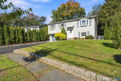 6 Country Club Rd, Norwalk, CT, 06851-5616 | Card Image