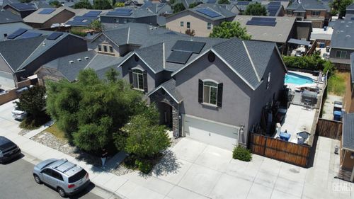 9206 Red Pine Dr, Shafter, CA, 93263-9670 | Card Image