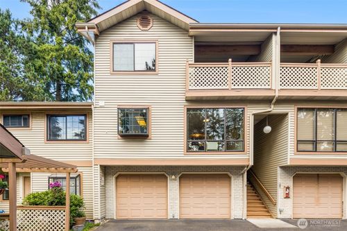 a4-1572 Ne 177th St, Shoreline, WA, 98155-5243 | Card Image