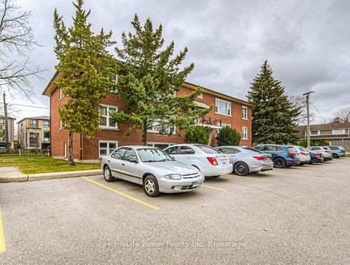 15 Floral Cres, Kitchener, ON, N2G3B3 | Card Image