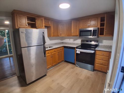 5 Seminary Rd, Simsbury, CT, 06070-2009 | Card Image