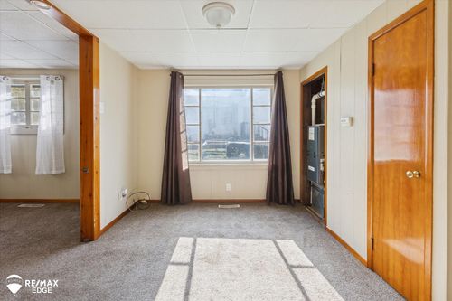 1166 Forest Ave, Burton, MI, 48509-1904 | Card Image