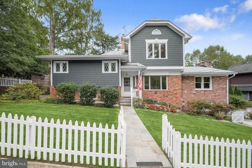 39 Wellesley Cir, GLEN ECHO, MD, 20812-1019 | Card Image