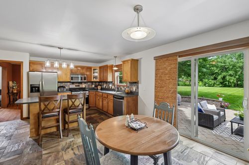 110 Brewster Dr, Lake Mills, WI, 53551-1761 | Card Image