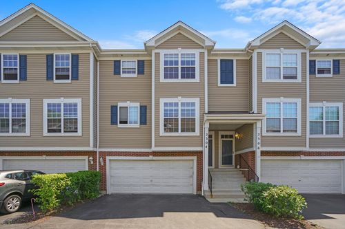 2304 Hudson Cir, Aurora, IL, 60502-7339 | Card Image