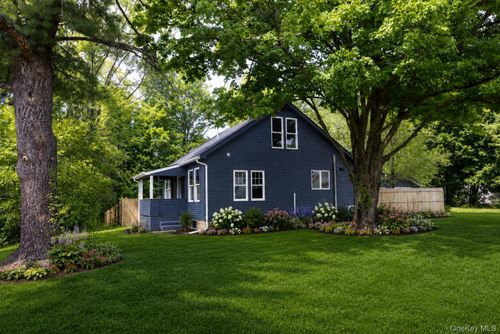 3 Anna St, Kerhonkson, NY, 12446-2700 | Card Image