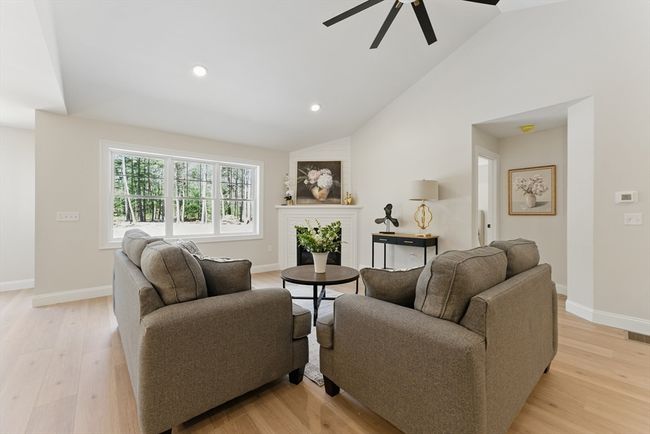 18 - 18 Nicols Way, Condo with 2 bedrooms, 2 bathrooms and 2 parking in Easthampton MA | Image 5