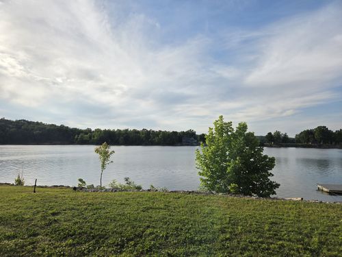 1039 River Front Dr, Clifton, TN, 38425-2908 | Card Image