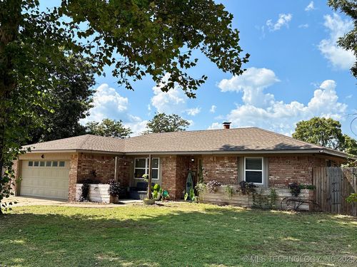 619 W Cherry St, Drumright, OK, 74030-2415 | Card Image