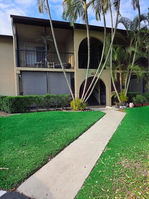 c-1-423 Pine Glen Ln, Greenacres, FL, 33463-8521 | Card Image