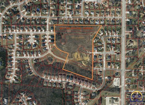 000 Se Saturn Dr, Topeka, KS, 66605 | Card Image