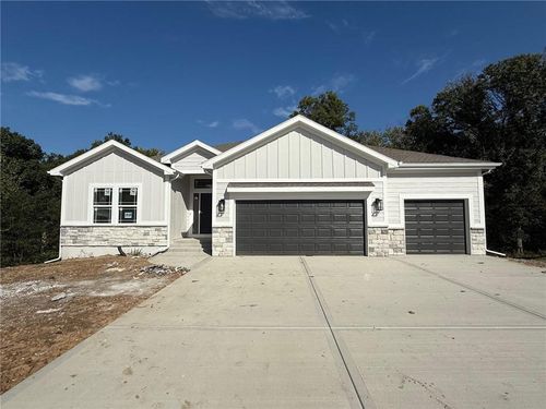 1300 Melissa Ct, Kearney, MO, 64060-8732 | Card Image