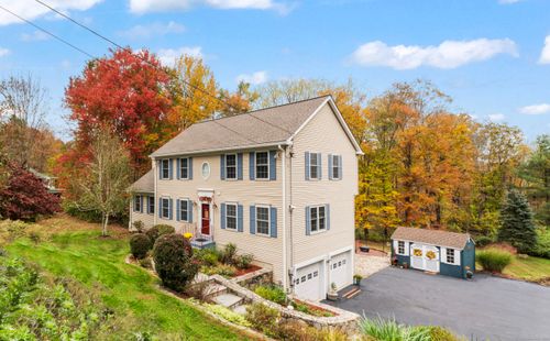 22 Lincoln Rd, Newtown, CT, 06470-2042 | Card Image