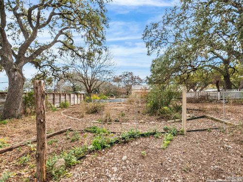 128 Oak Park Dr, Boerne, TX, 78006 | Card Image