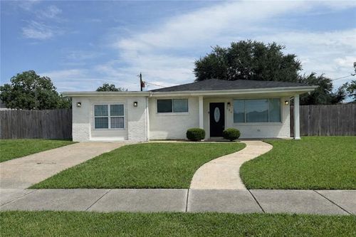 225 Nutria Dr, Arabi, LA, 70032-2143 | Card Image