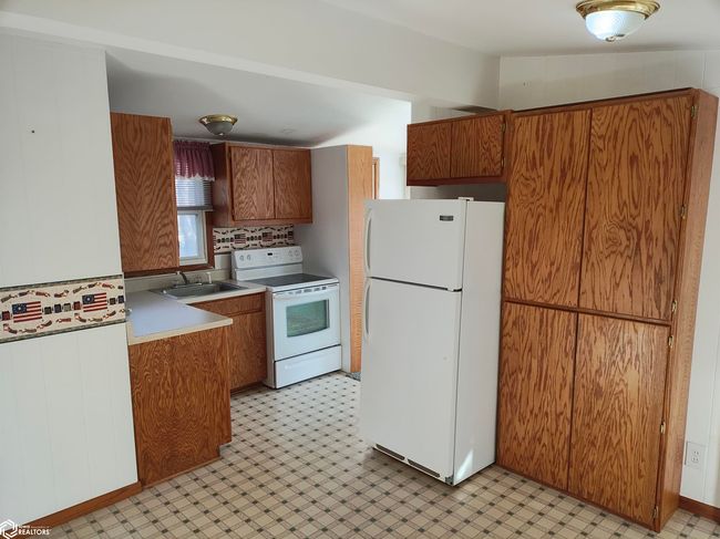 32669 Walnut Ave, Home with 3 bedrooms, 3 bathrooms and 2 parking in Coon Rapids IA | Image 31