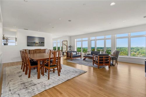 apt-2112-400 W 49th Ter, Kansas City, MO, 64112-2533 | Card Image