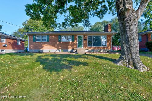 8207 Michael Ray Dr, Louisville, KY, 40219-5216 | Card Image