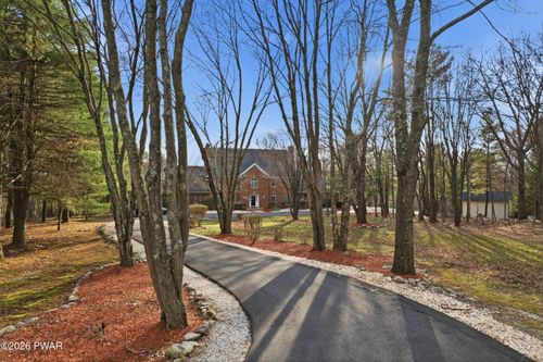 383 Main Rd, Mountain Top, PA, 18707-1907 | Card Image