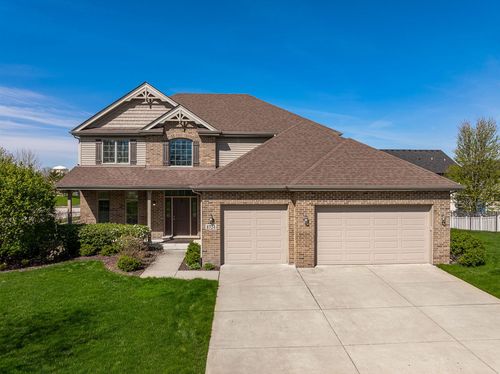 8724 Coventry Dr, Woodridge, IL, 60517-7502 | Card Image