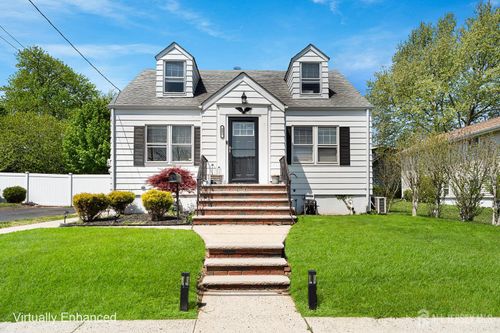 585 Bamford Ave, Woodbridge, NJ, 07095-3812 | Card Image