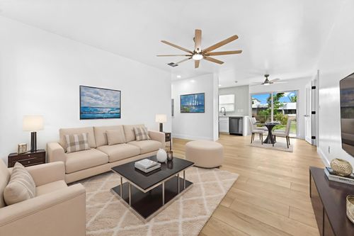 908 Se Hall St, Stuart, FL, 34994-5612 | Card Image