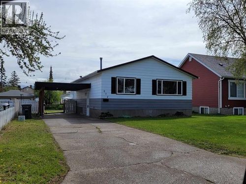 834 Ewert St, Prince George, BC, V2M2N9 | Card Image