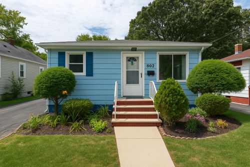802 Pine St, Waukegan, IL, 60085-2856 | Card Image