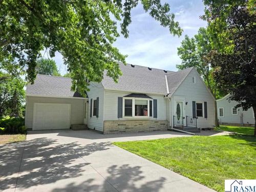 723 S 4th St, Le Sueur, MN, 56058-2233 | Card Image