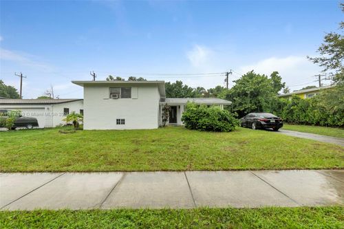 20400 Ne 14th Ave, Miami, FL, 33179-5114 | Card Image