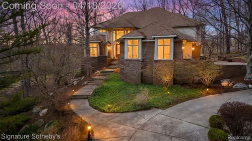 2131 Birchwood Way, Bloomfield Hills, MI, 48302-1603 | Card Image