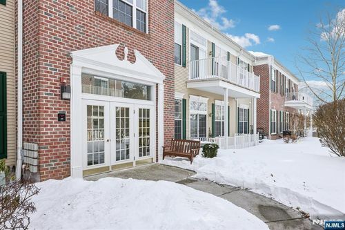 109 Four Seasons Dr, Wayne, NJ, 07470-1941 | Card Image