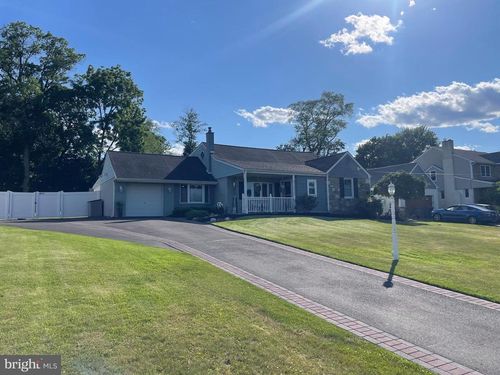 1004 Hillside Dr, SOUTHAMPTON, PA, 18966-4315 | Card Image