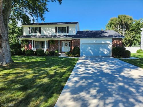 187 Crestview Dr, Elyria, OH, 44035-1707 | Card Image