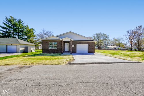 240 Western Pkwy, Seymour, IN, 47274-2236 | Card Image