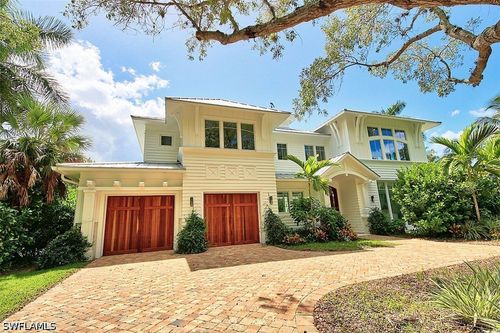 300 2nd Ave N, Naples, FL, 34102-8467 | Card Image