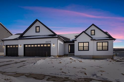 1427 Sandstone Lane, Cedar Falls, IA, 50613 | Card Image