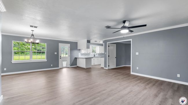 10 Vernon St, House other with 4 bedrooms, 2 bathrooms and null parking in Hooks TX | Image 5