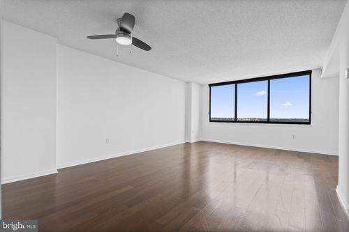 2013-10101 Grosvenor Pl, ROCKVILLE, MD, 20852-4681 | Card Image