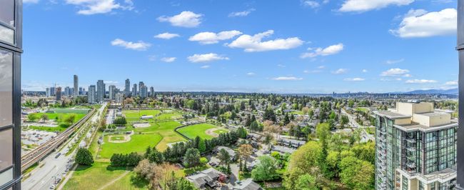 2404 - 10777 University Drive, Condo with 2 bedrooms, 2 bathrooms and 2 parking in Surrey BC | Image 4