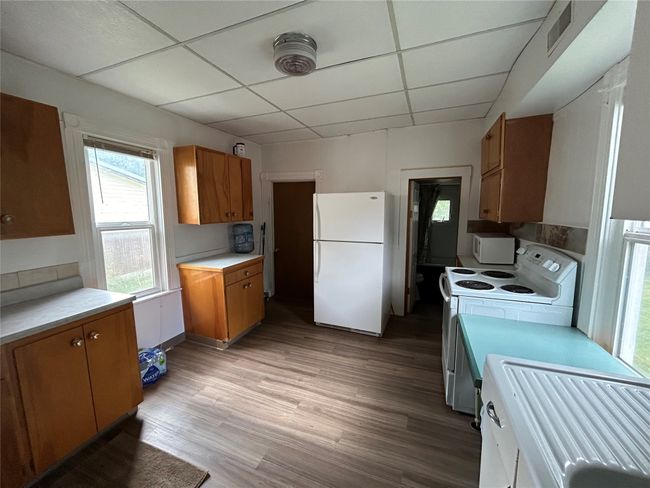 Back of kitchen | Image 32