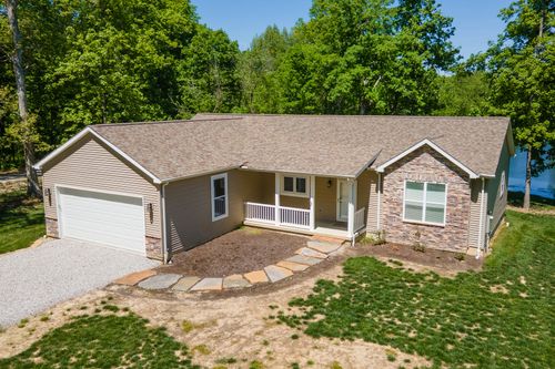 18562 E Hill Rd, Mount Vernon, IL, 62864-8041 | Card Image