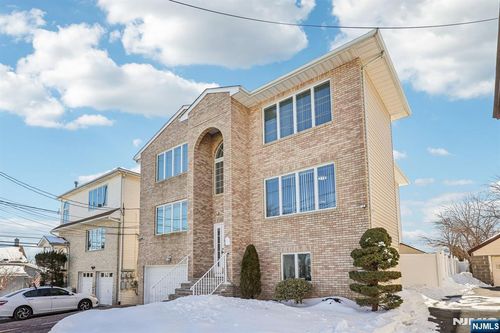 364 Broad St, Carlstadt, NJ, 07072-1025 | Card Image