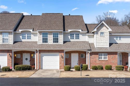 304 Valley Brook Ln Se, Concord, NC, 28025-3688 | Card Image